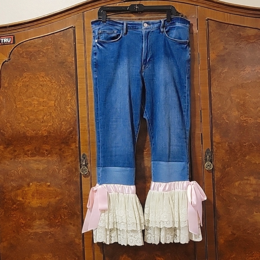 DOLCE GABBANA VINTAGE RUFFLES JEANS.